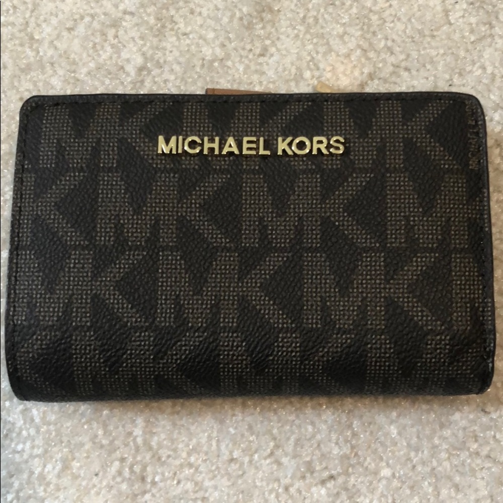 Michael kors wallet